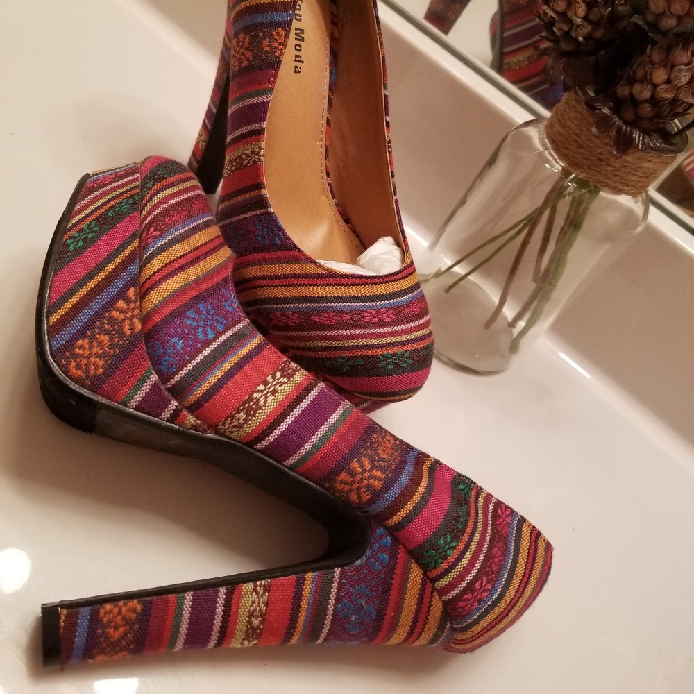 Top Moda chunky fabric heels